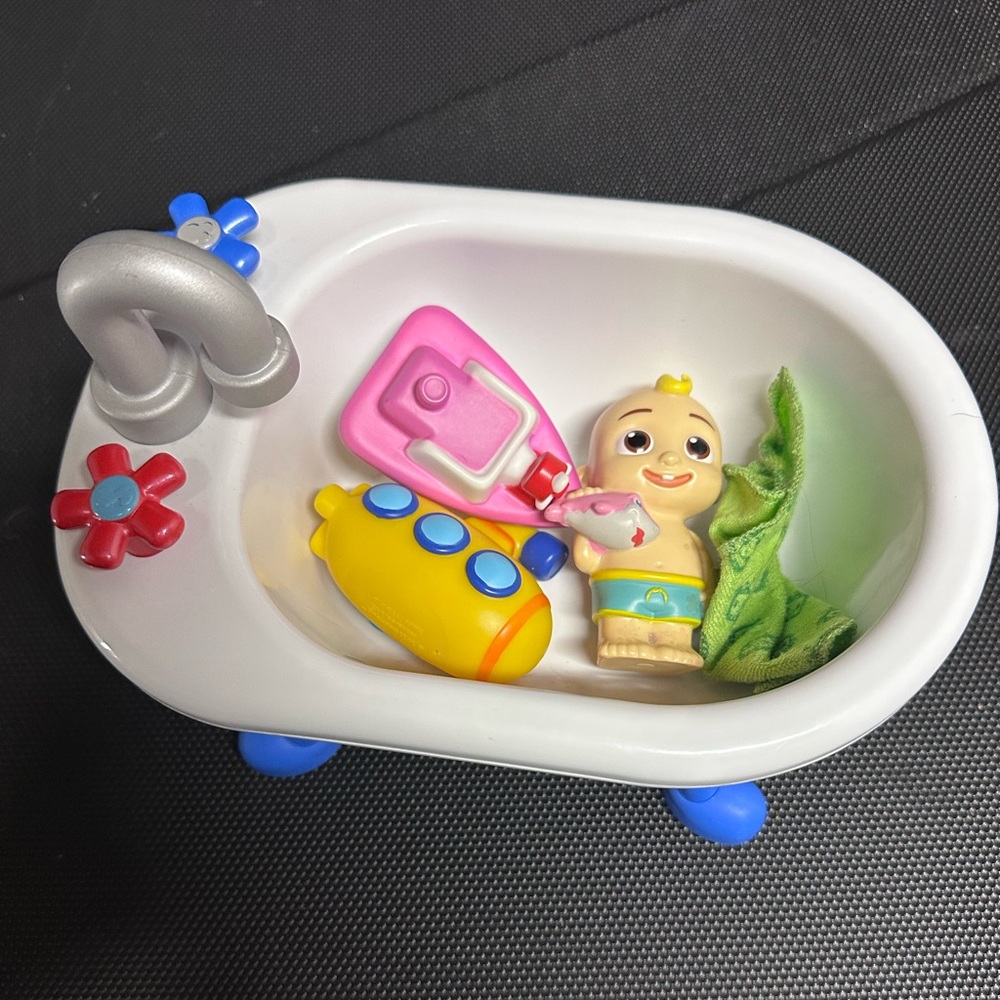 CoComelon Musical Bathtime Playset Toy